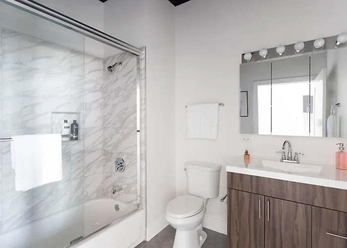 Modern 2br In South Loop With Optional Parking & Gym Access Near Museum Campus & Grant Park * Chicago